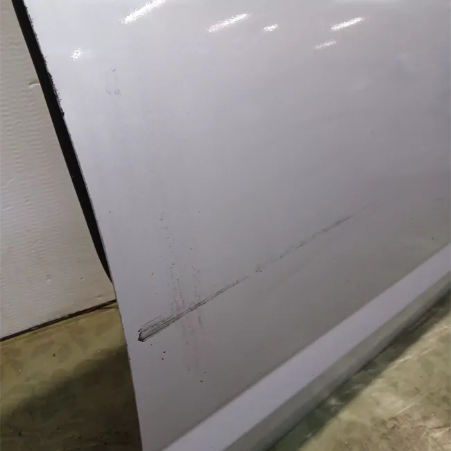 Porta anteriore destra