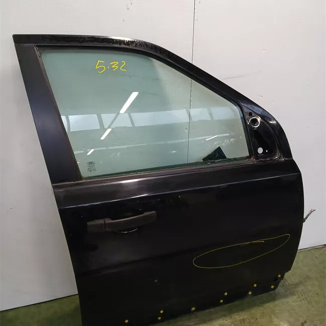 Porta anteriore destra