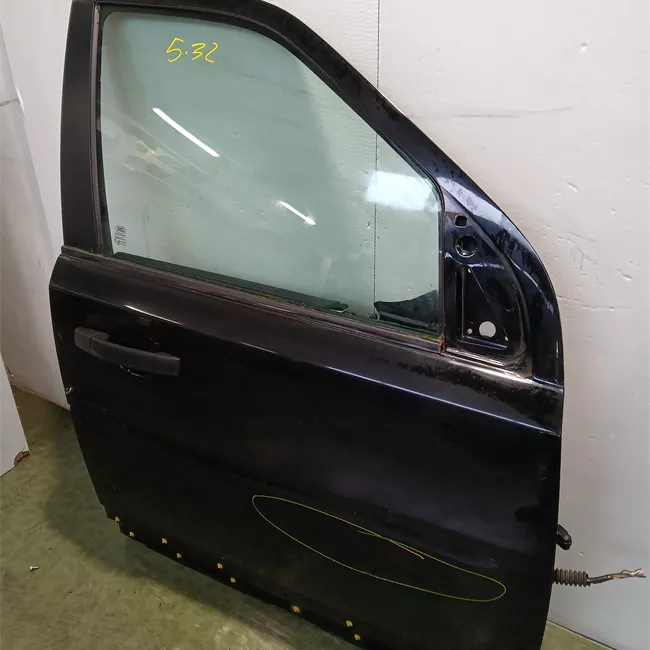 Porta anteriore destra