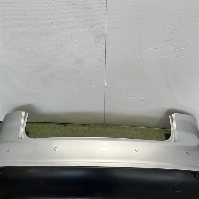 Paraurti posteriore con primer/sens parch