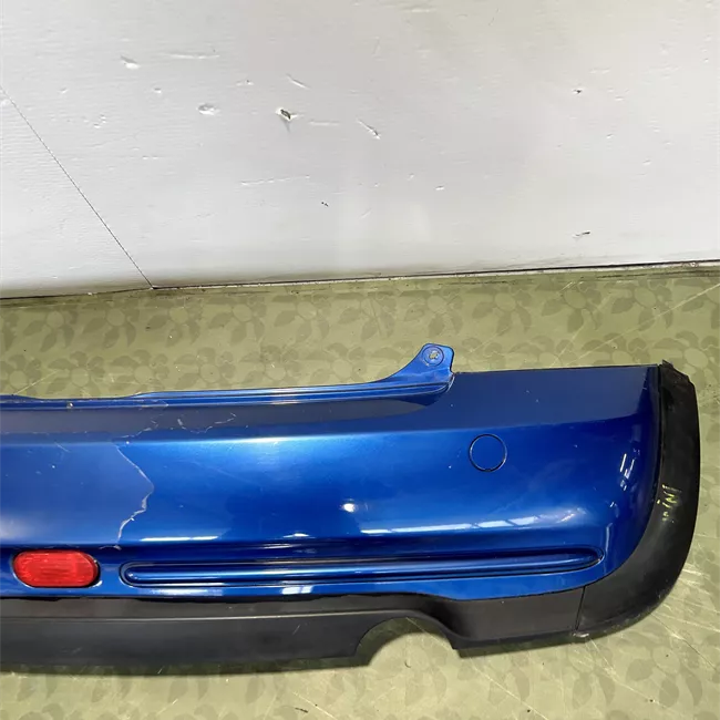 Paraurti posteriore con primer