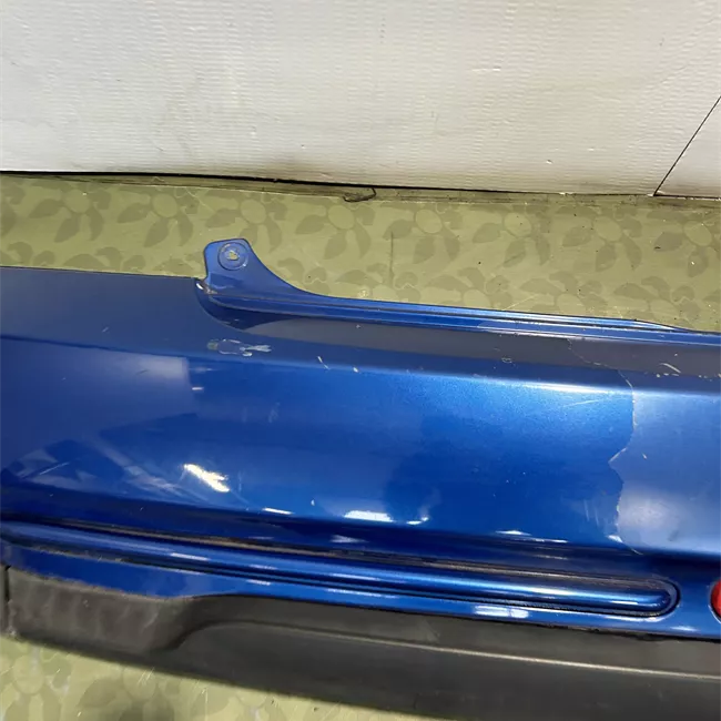 Paraurti posteriore con primer