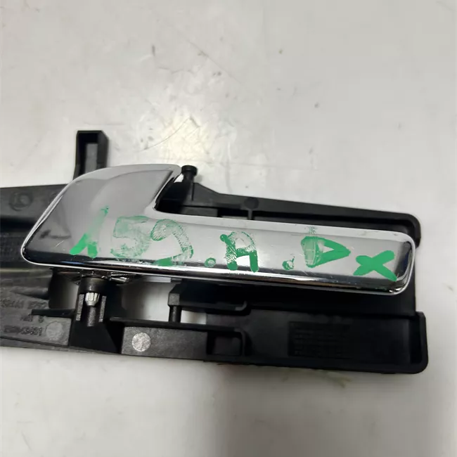 Maniglia interna apertura porta anteriore sinistra