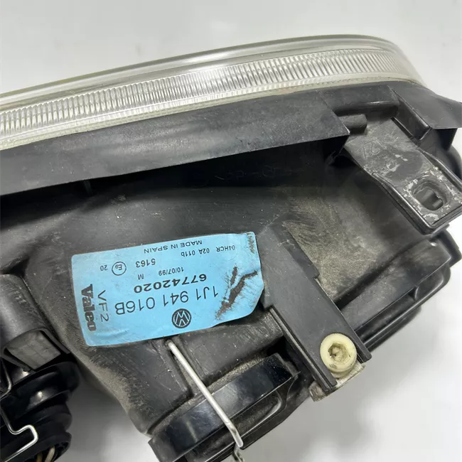 Proiettore destro con fendinebbia