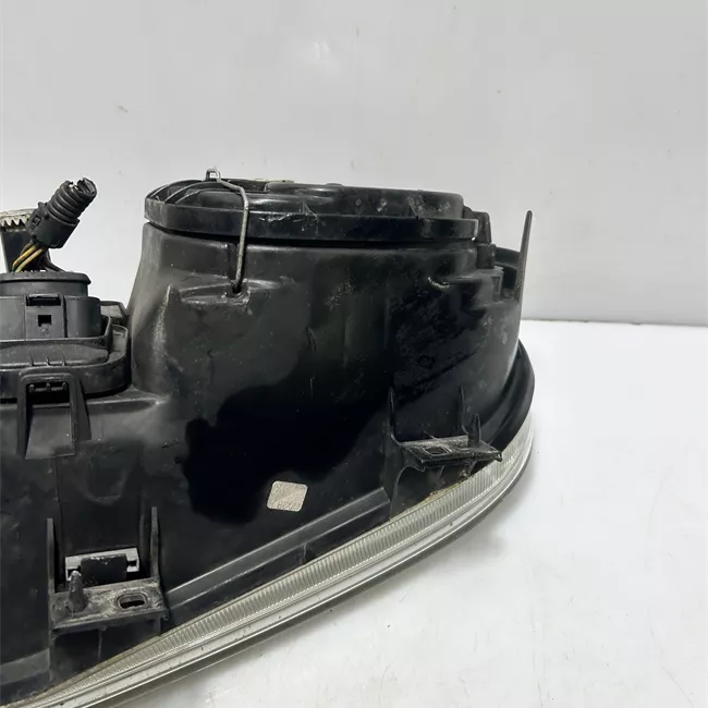 Proiettore destro con fendinebbia