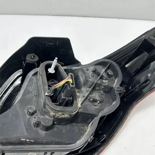 Fanale posteriore sinistro