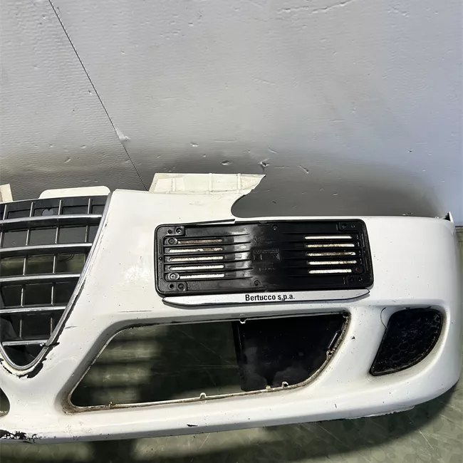 Paraurti anteriore con tergilavafari primer