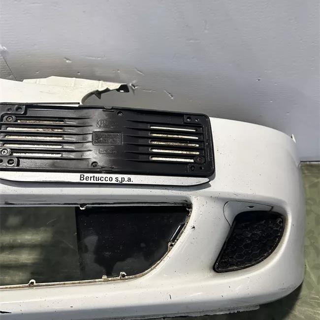 Paraurti anteriore con tergilavafari primer