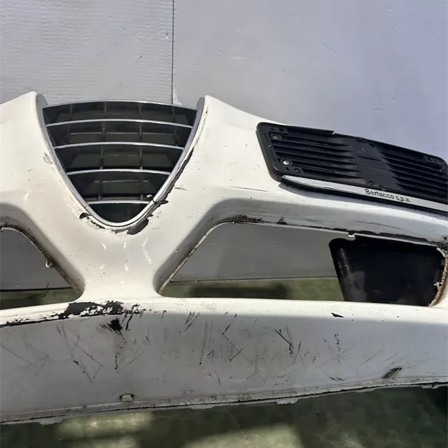 Paraurti anteriore con tergilavafari primer