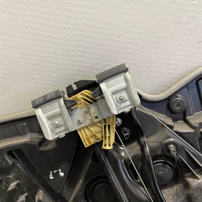 Pannello supporto alzacristallo porta posteriore destro