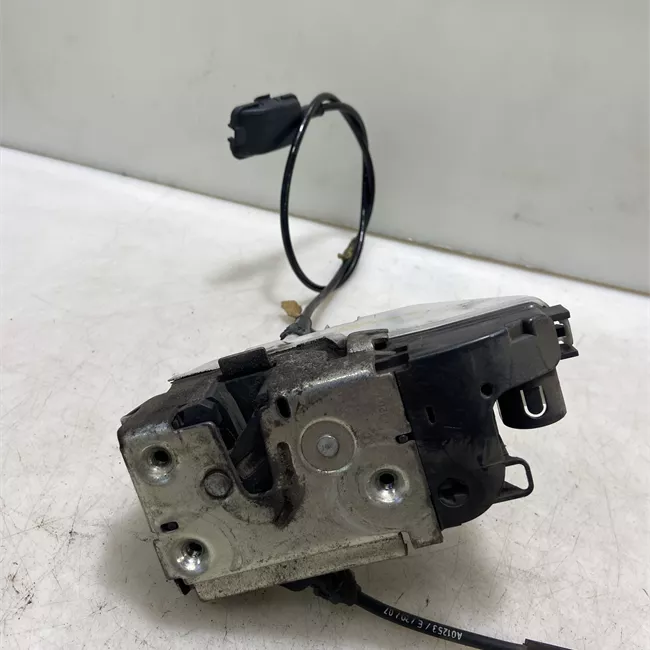 Serratura porta anteriore destra