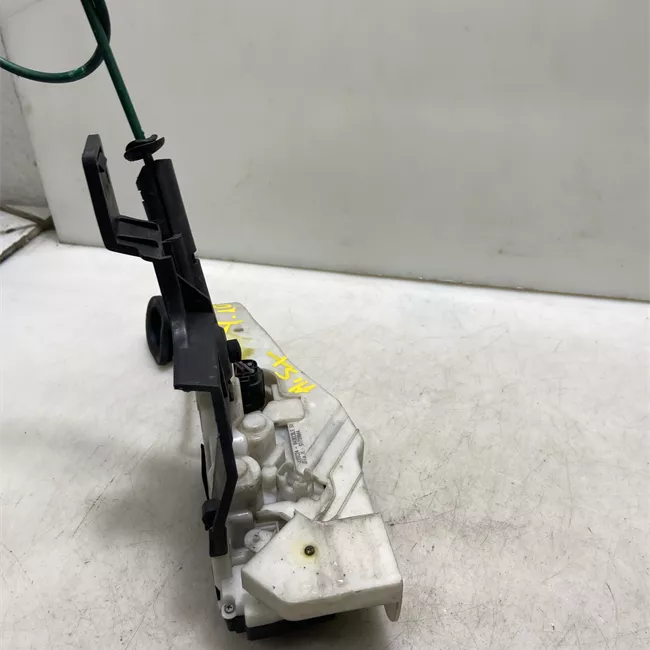 Serratura porta anteriore sinistra