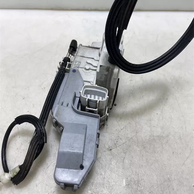 Serratura porta anteriore sinistra con safe lock