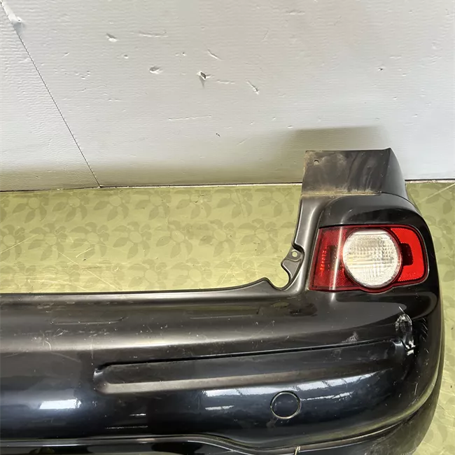 Paraurti posteriore centrale superiore primer