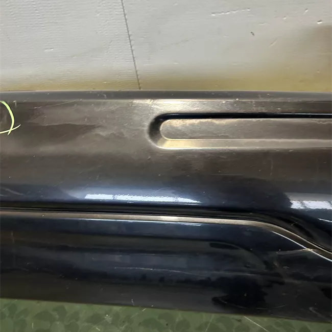 Paraurti posteriore centrale superiore primer