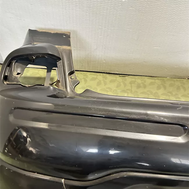 Paraurti posteriore centrale superiore primer