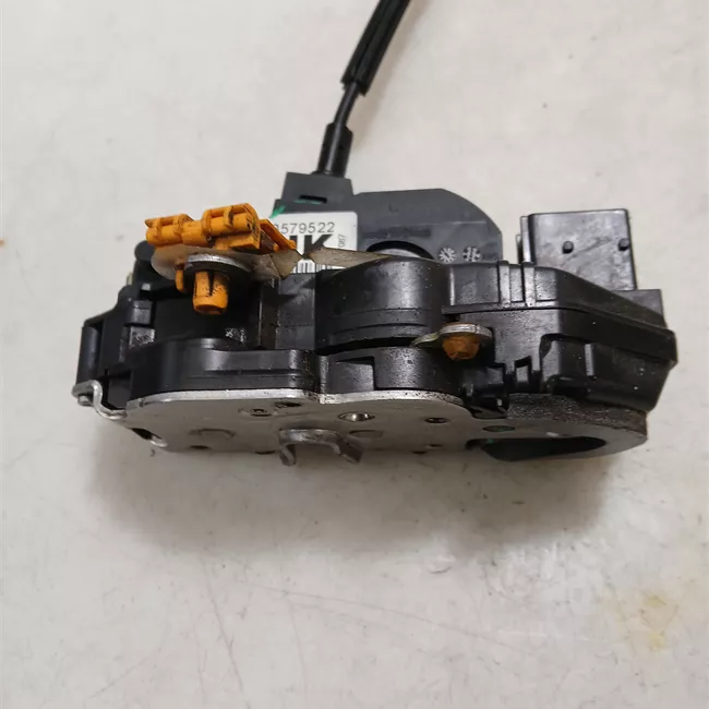 Serratura porta anteriore sinistra