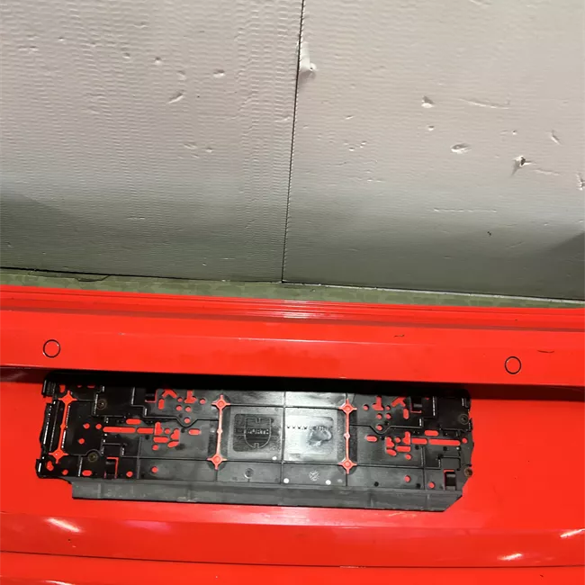 Paraurti posteriore con sensori parcheggio primer