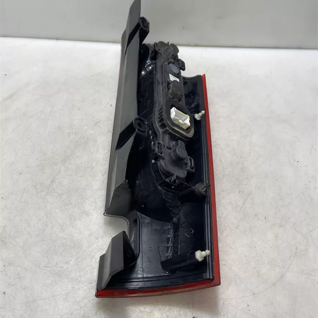 Fanale posteriore destro porta posteriore a battenti