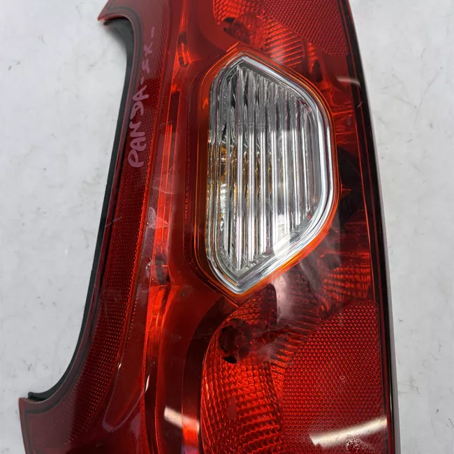 Fanale posteriore sinistro