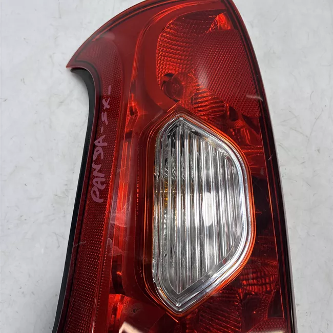 Fanale posteriore sinistro