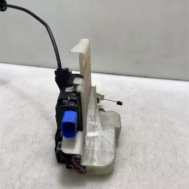 Serratura porta anteriore sinistra