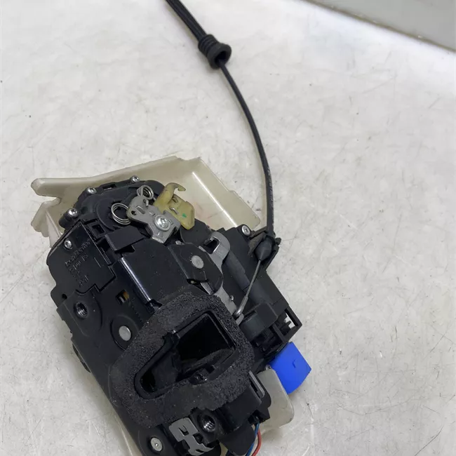 Serratura porta anteriore sinistra