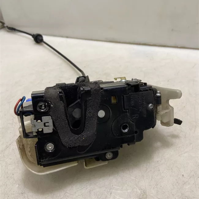 Serratura porta anteriore destra