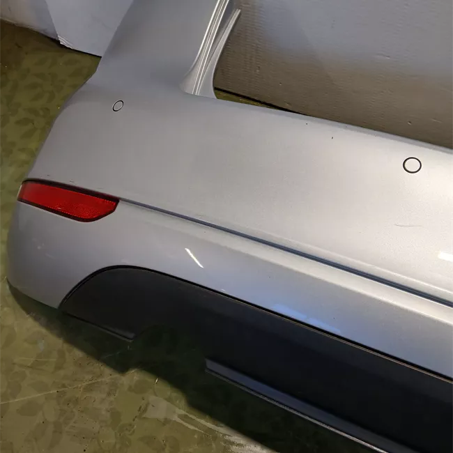 Paraurti posteriore con primer/sens parch