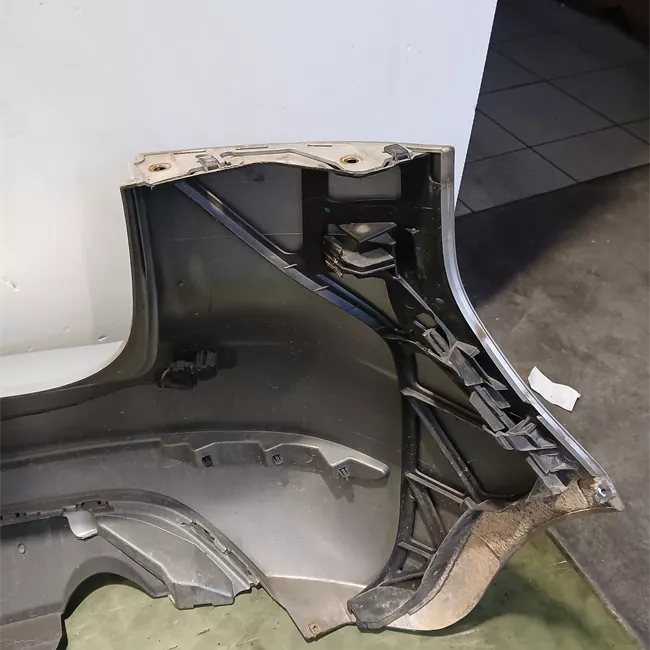 Paraurti posteriore con primer/sens parch