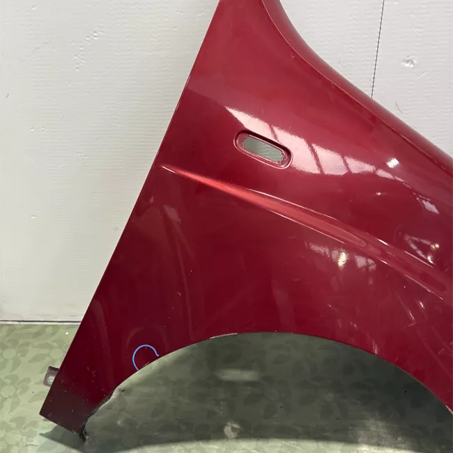 Parafango anteriore destro