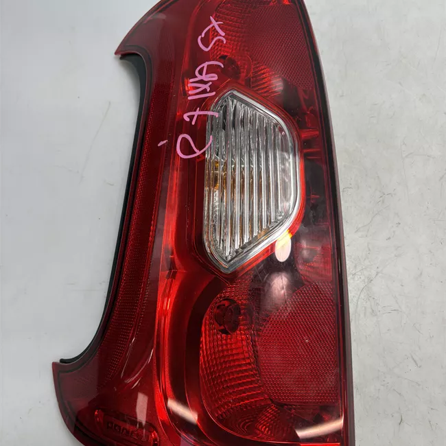 Fanale posteriore sinistro