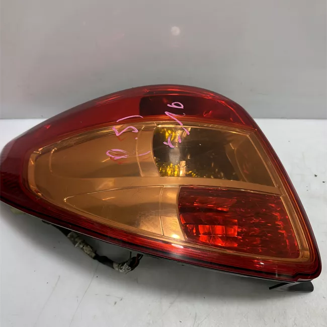 Fanale posteriore sinistro