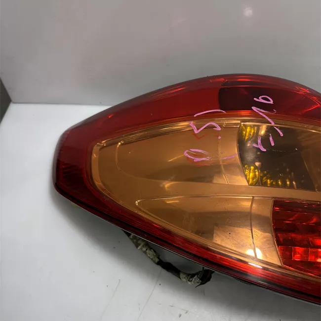 Fanale posteriore sinistro