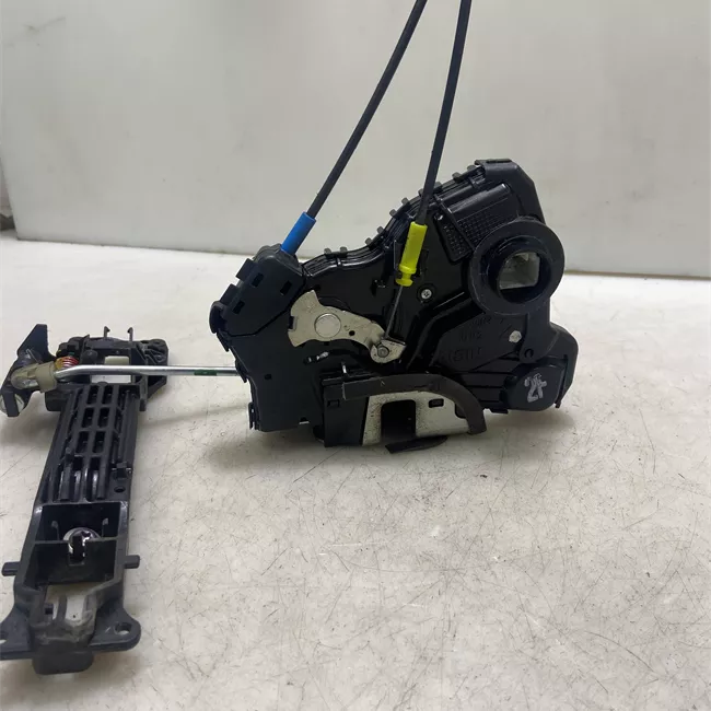 Serratura porta anteriore destra