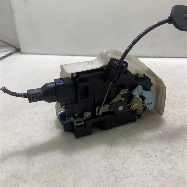 Serratura porta anteriore destra