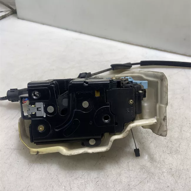 Serratura porta anteriore destra