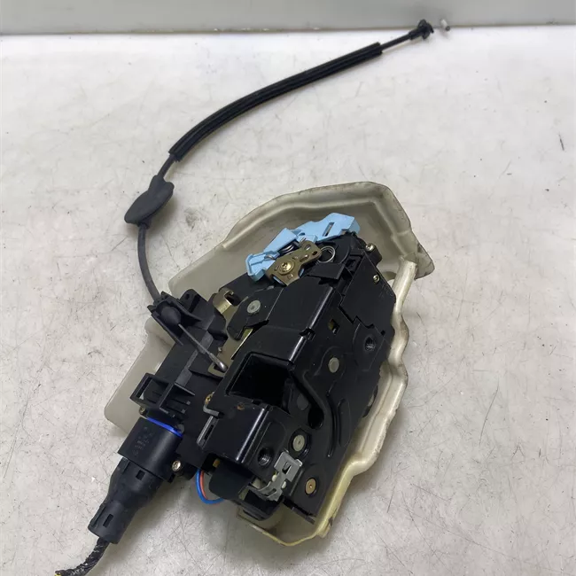 Serratura porta anteriore destra