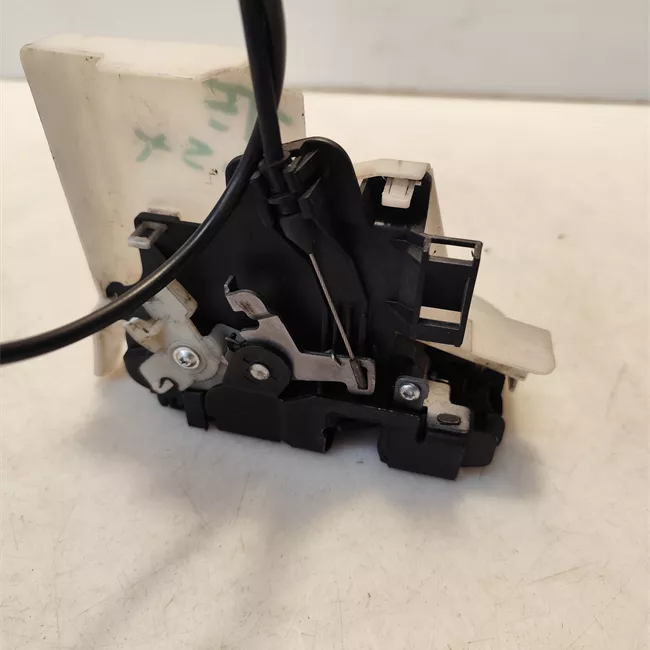 Serratura porta anteriore sinistra con chiusura centralizzata