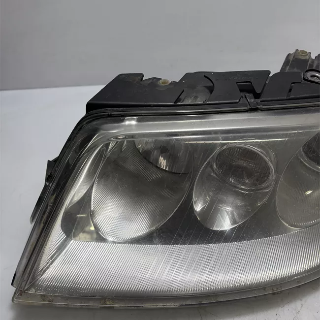 Proiettore con regolatore altezza sinistro Xeno