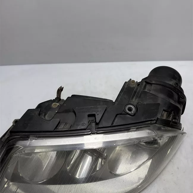 Proiettore con regolatore altezza sinistro Xeno