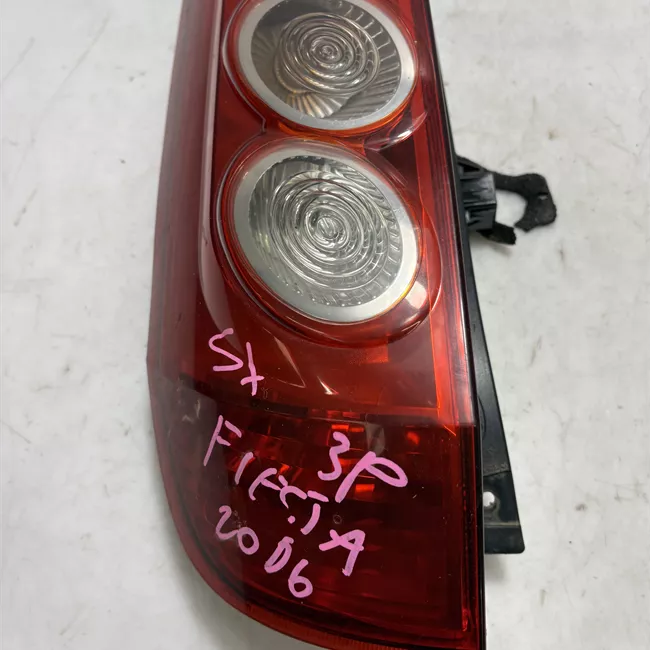 Fanale posteriore sinistro