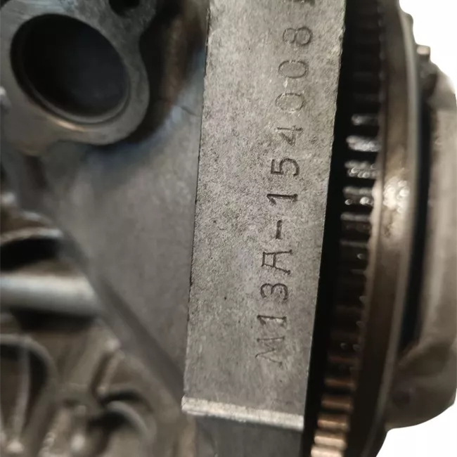 Testata motore con valvole