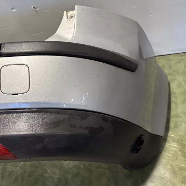 Paraurti posteriore grigio polvere di luna