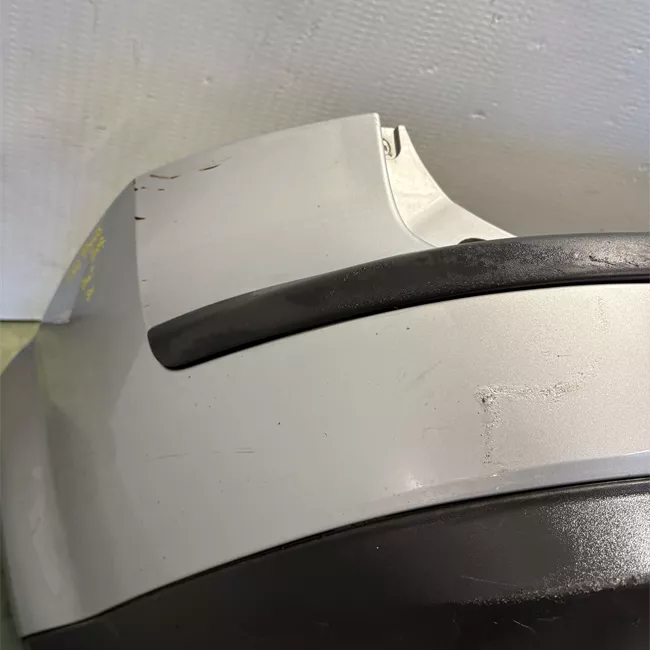 Paraurti posteriore grigio polvere di luna