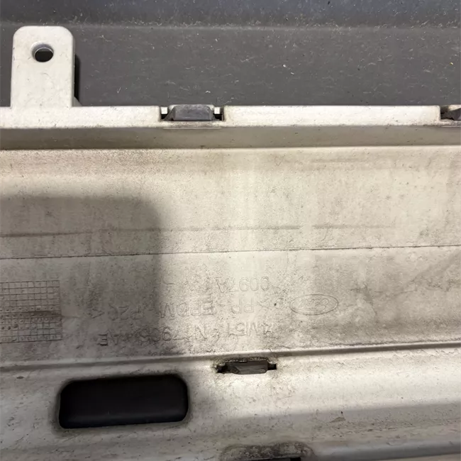 Paraurti posteriore grigio polvere di luna