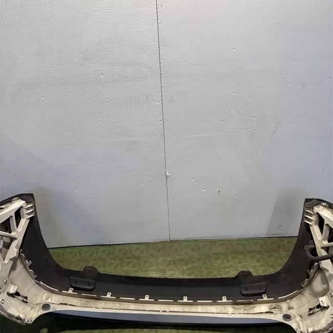 Paraurti posteriore grigio polvere di luna