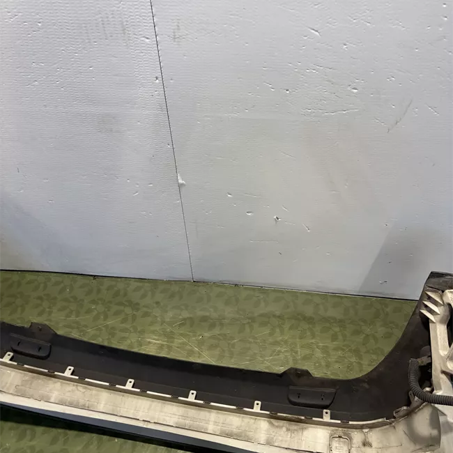 Paraurti posteriore grigio polvere di luna