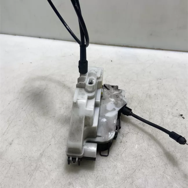 Serratura porta anteriore destra