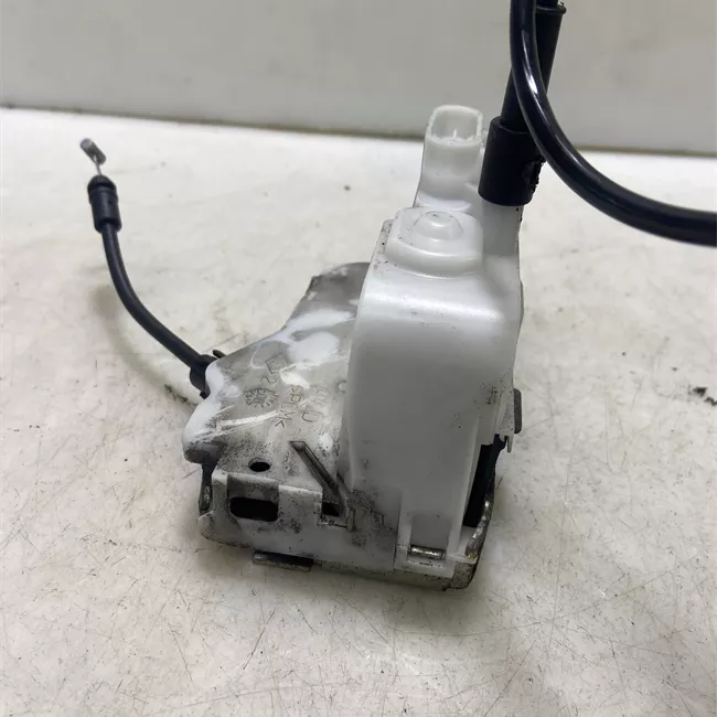 Serratura porta anteriore destra